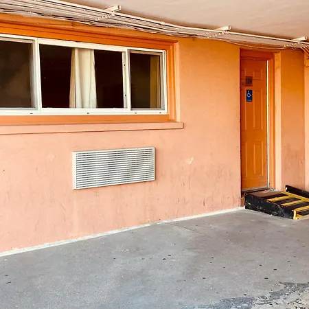 Skylark Motel