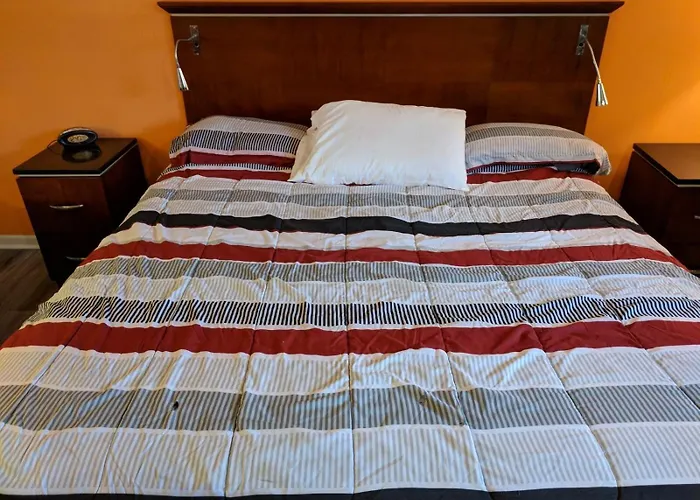 Skylark Hotel 2*